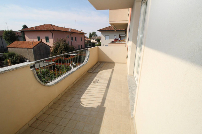 Appartamento in vendita a Lazzate