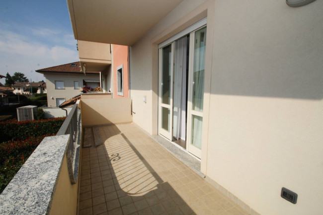 Appartamento in vendita a Lazzate