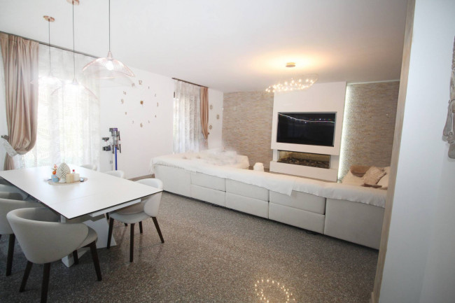 Villa in affitto a Misinto
