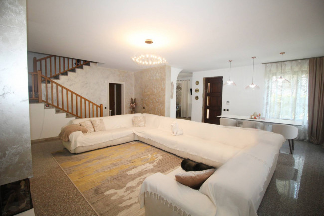 Villa in affitto a Misinto