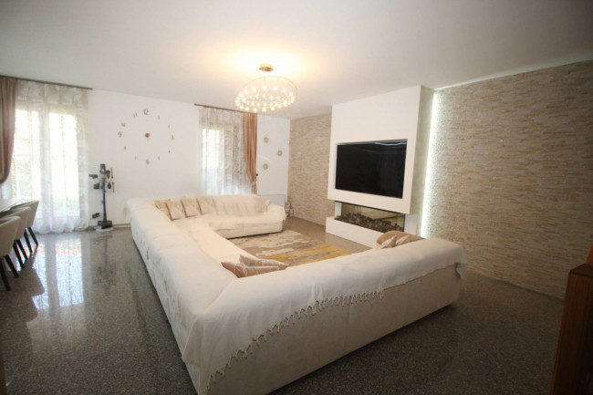 Villa in affitto a Misinto