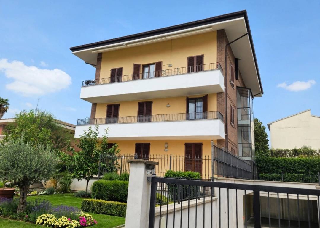 Appartamento in vendita a Cesano Maderno