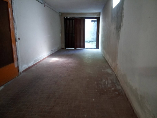 Locale commerciale in vendita a Nova Milanese