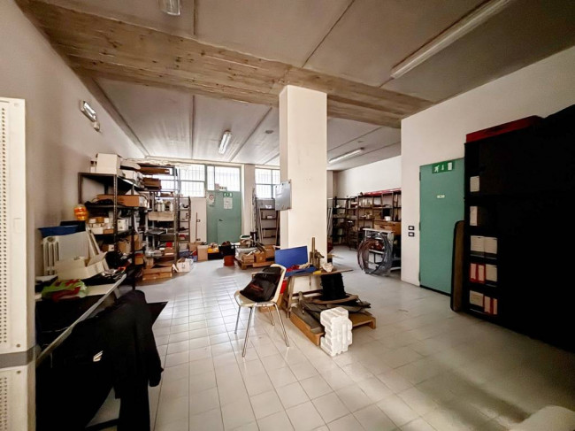 Attività commerciale in affitto a Nova Milanese