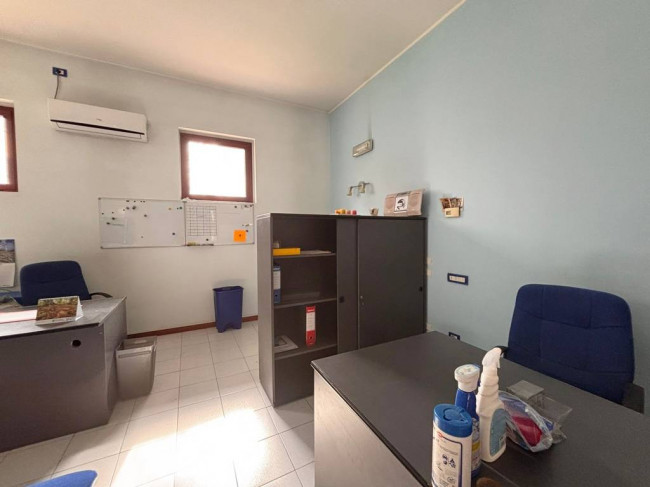 Attività commerciale in affitto a Nova Milanese