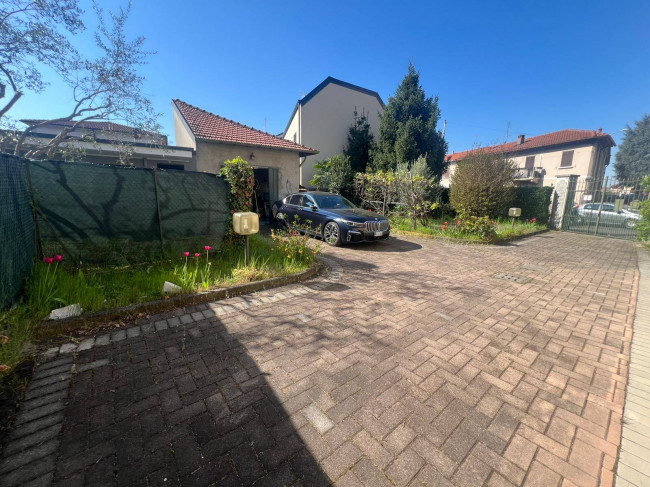 Villa in vendita a Nova Milanese