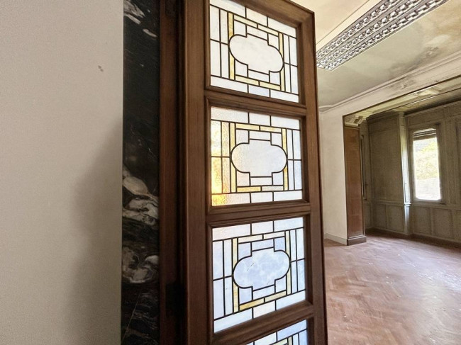 Locale commerciale in vendita a Strona