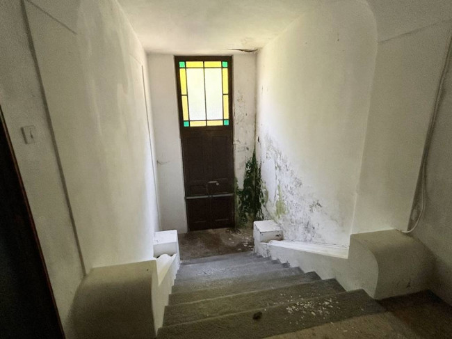 Locale commerciale in vendita a Strona