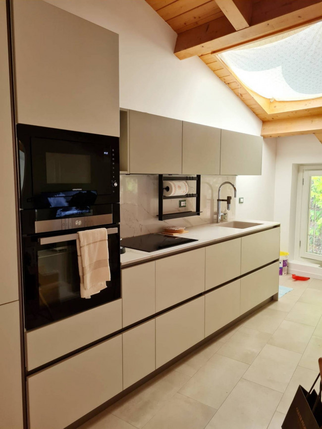 Appartamento in vendita a Carate Brianza