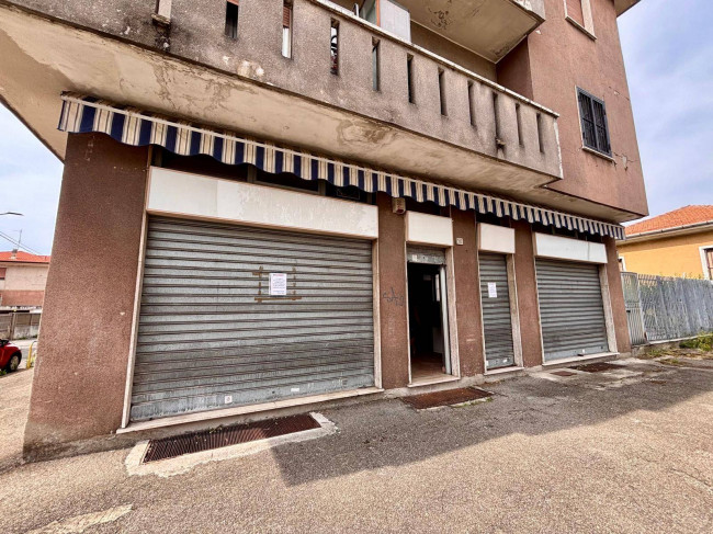 Locale commerciale in vendita a Limbiate