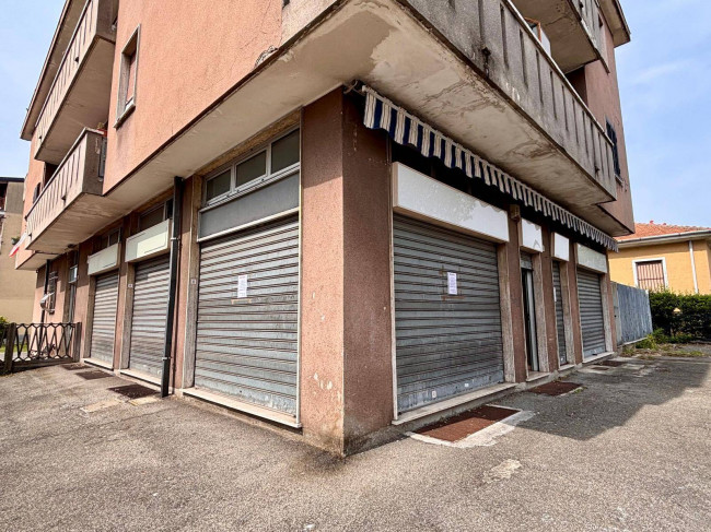 Locale commerciale in vendita a Limbiate
