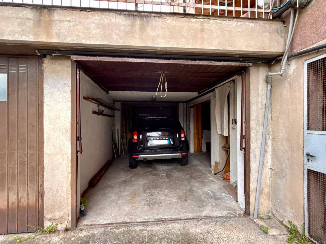 Locale commerciale in vendita a Limbiate