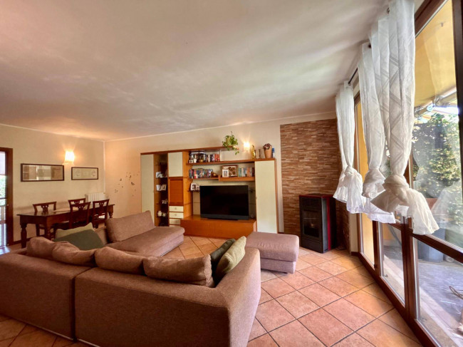 Appartamento in vendita a Carate Brianza