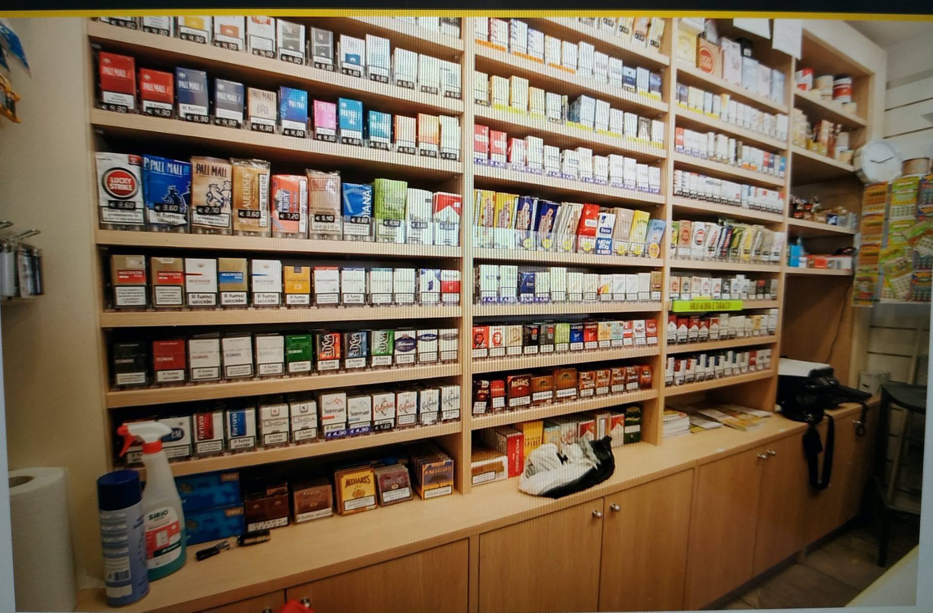 Attività Commerciale in Vendita
