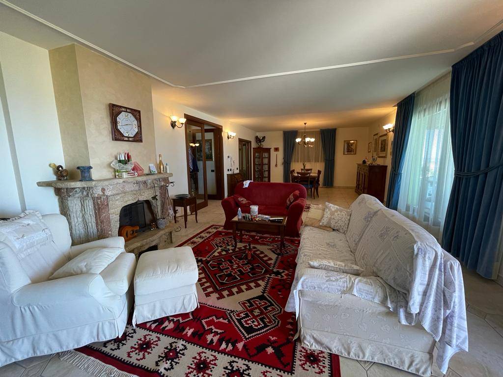Villa in Vendita