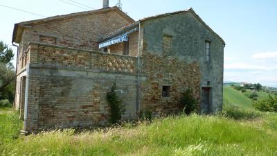 country house for sale in Monsampolo del Tronto