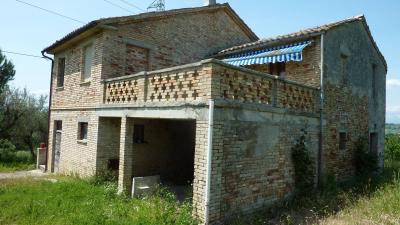 country house for sale in Monsampolo del Tronto
