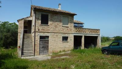 country house for sale in Monsampolo del Tronto