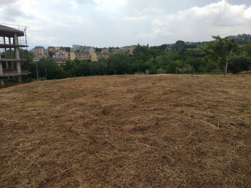 Terreno edificabile (residenziale o commerciale) in vendita a Monsampolo del Tronto