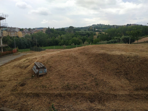 Terreno edificabile (residenziale o commerciale) in vendita a Monsampolo del Tronto