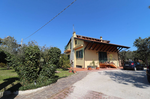 manor for sale in Grottammare
