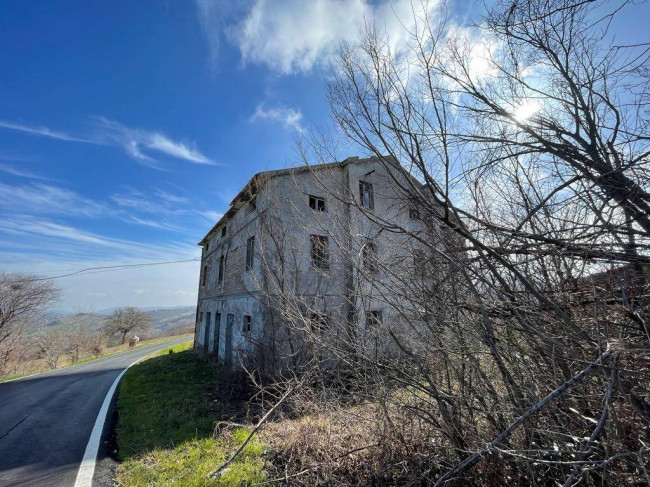 Rustico/Casale in vendita a Castignano