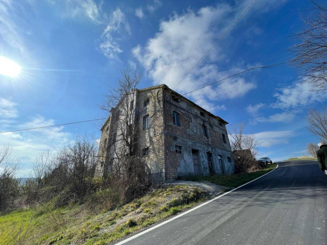 Rustico/Casale in vendita a Castignano