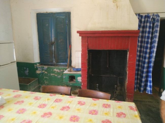 Rustico/Casale in vendita a Acquaviva Picena