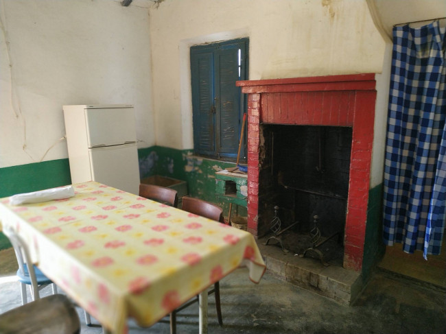 Rustico/Casale in vendita a Acquaviva Picena