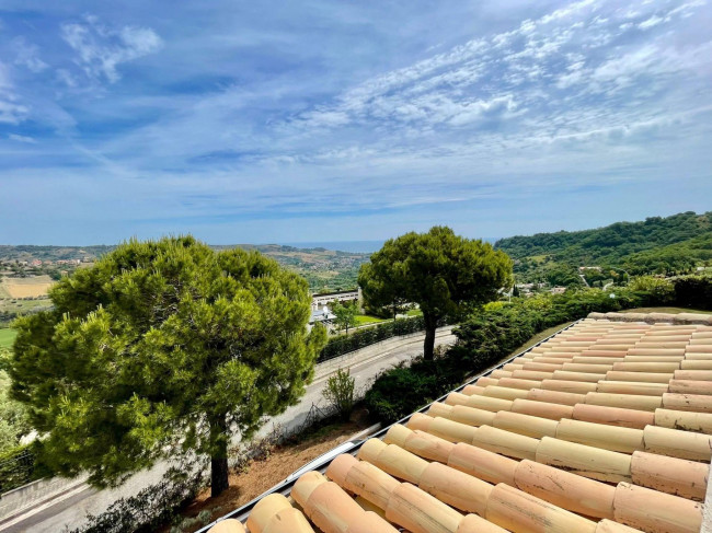 Villa in vendita a Acquaviva Picena