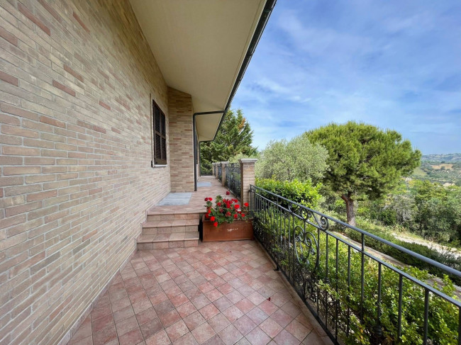 Villa in vendita a Acquaviva Picena