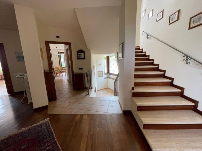 Villa in vendita a Acquaviva Picena