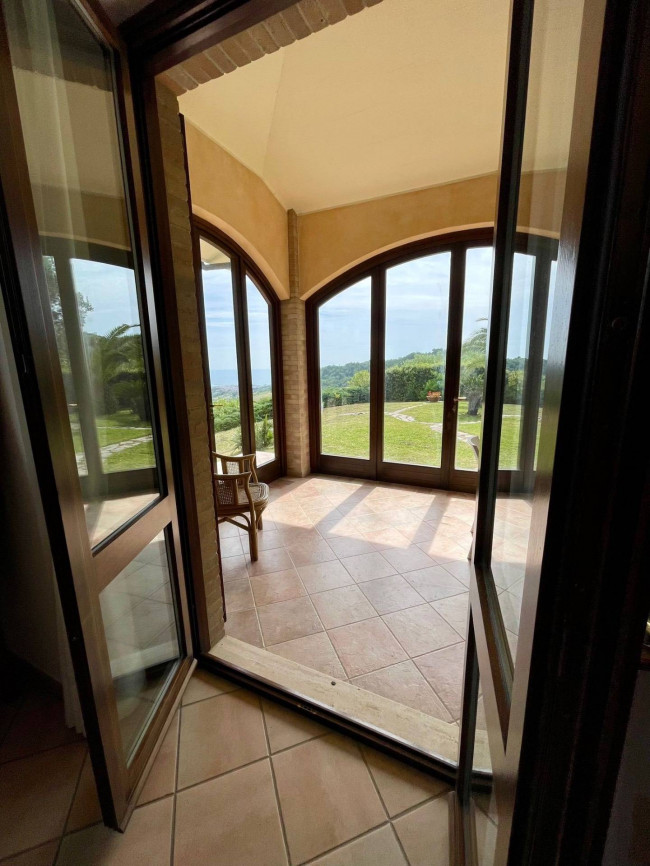 Villa in vendita a Acquaviva Picena