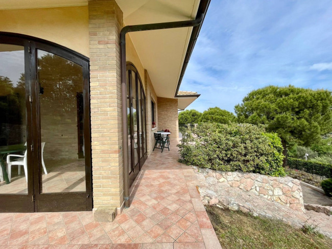 Villa in vendita a Acquaviva Picena