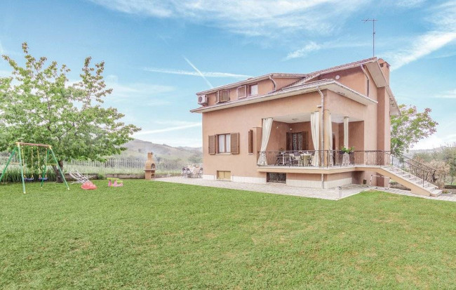 Villa in vendita a Castignano