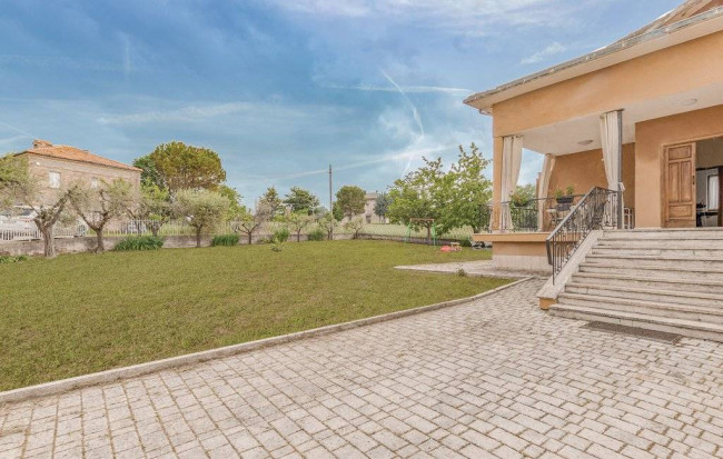 Villa in vendita a Castignano
