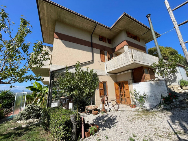 detached house for sale in Acquaviva Picena
