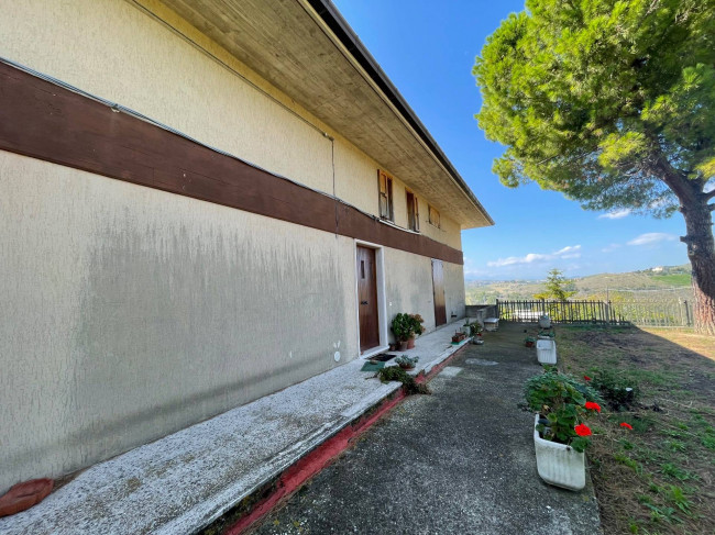 detached house for sale in Acquaviva Picena