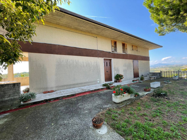 detached house for sale in Acquaviva Picena