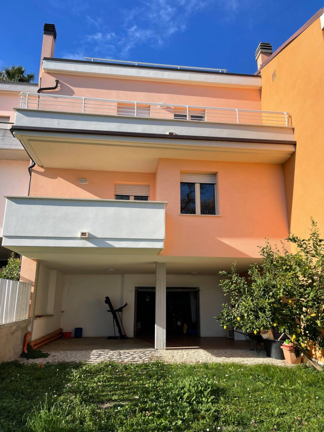 Villetta a schiera in affitto a Grottammare