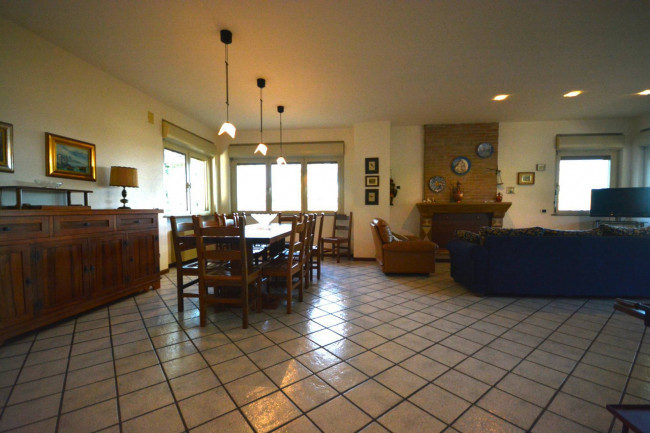 Villa zu verkauf in Colonnella