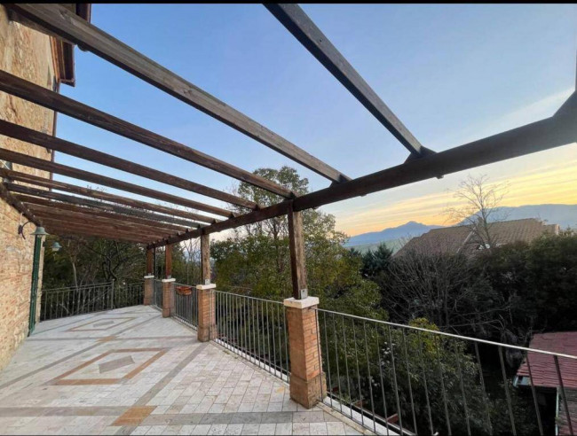 Villa in vendita a Torano Nuovo
