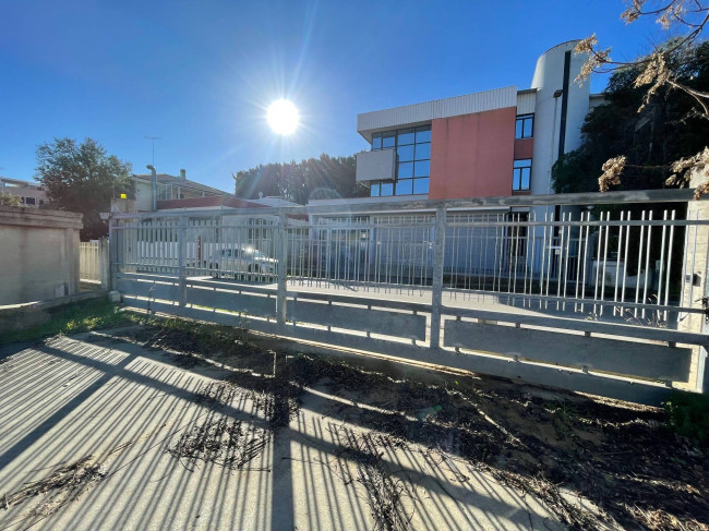 Capannone Industriale/Artigianale in vendita a Acquaviva Picena