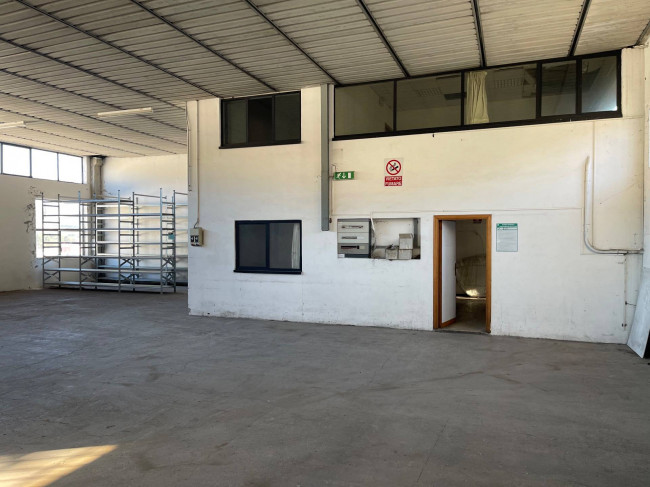 Capannone Industriale/Artigianale in vendita a Acquaviva Picena
