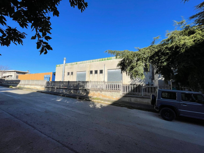 Capannone Industriale/Artigianale in vendita a Acquaviva Picena