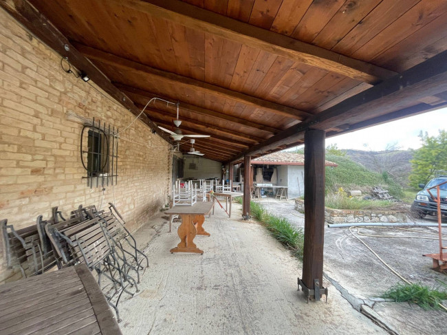 country house for sale in Ripatransone
