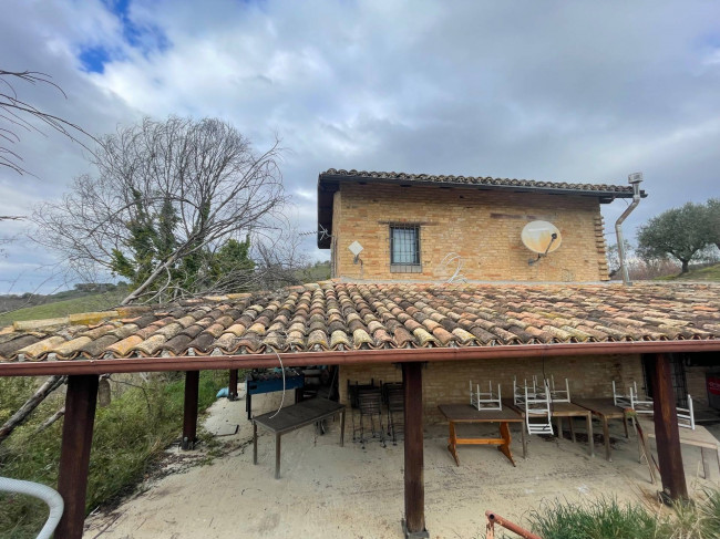 country house for sale in Ripatransone