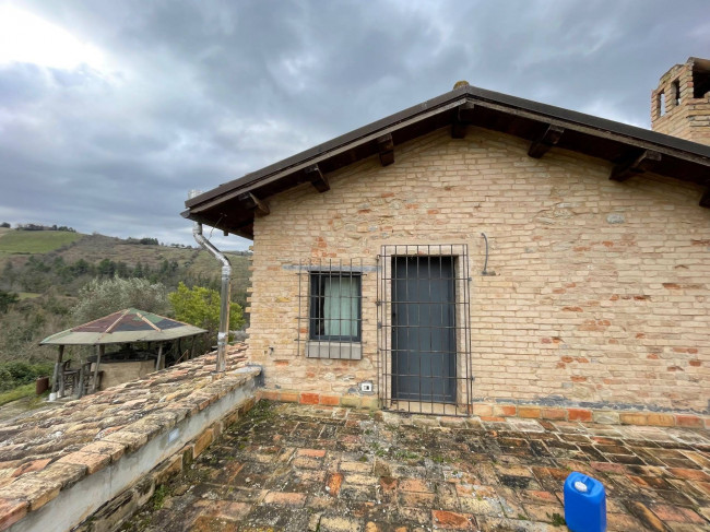 country house for sale in Ripatransone