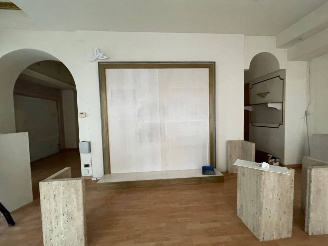 Locale commerciale in affitto a San Benedetto del Tronto
