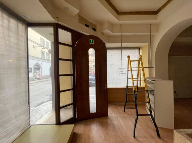 Locale commerciale in affitto a San Benedetto del Tronto